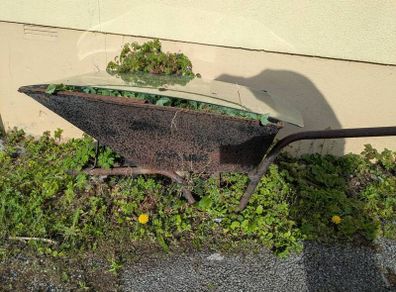 wheelbarrow for flowerpot