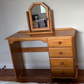 pine dressing table