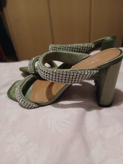 Ladies shoes