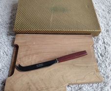 Warriss vintage cheese board and knife