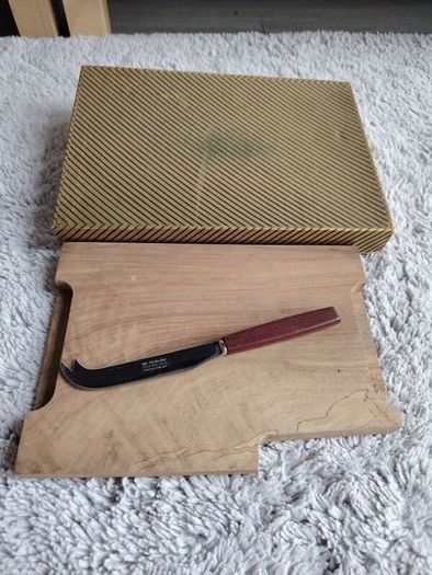 Warriss vintage cheese board and knife
