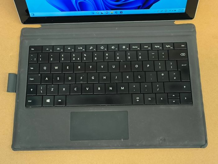 Microsoft Surface Pro 3 12inch i5-4300U 8GB RAM 256GB SSD Windows 11 Pro Touch