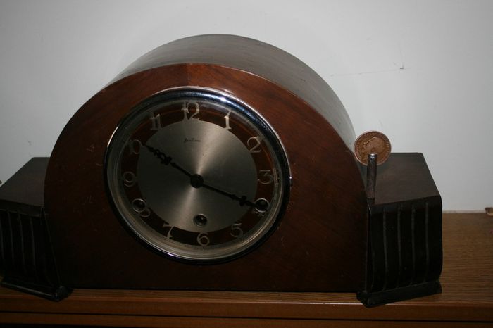 Bentima Clock