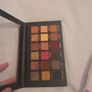 Huda beauty eye shadow pallette Image 3