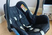 Maxicosi Cabriofix and Easyfix Isofix base
