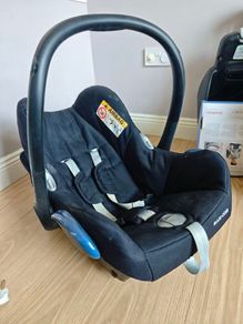 Maxicosi Cabriofix and Easyfix Isofix base