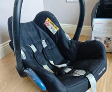 Maxicosi Cabriofix and Easyfix Isofix base