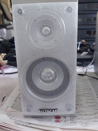 HITACHI Music System, Model AX-M67, & 2 Hitachi 4 Ohm Speakers, Radio, CD and AUX, in very good condition