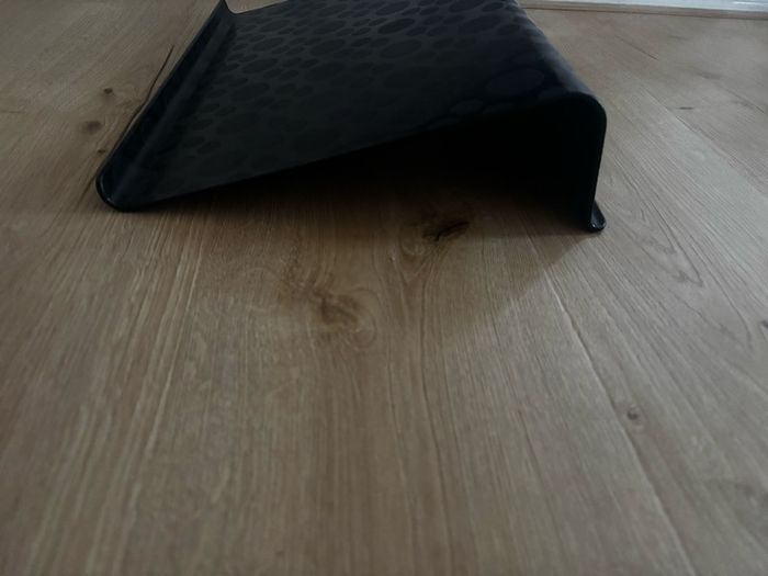 Free laptop stand in excellent condition