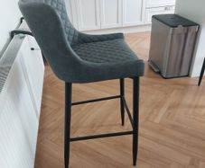 2 x Bar/ island stool