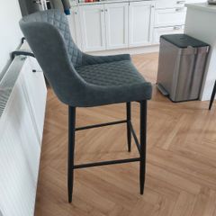 2 x Bar/ island stool