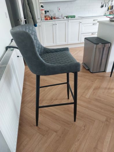 2 x Bar/ island stool