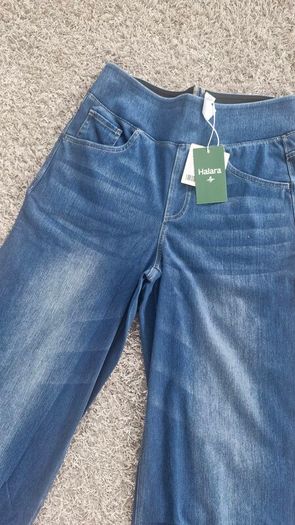 Halara soft and stretchy jeans. Super soft