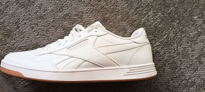 Brand New Reebok Court Advance White mens trainers size 8.5