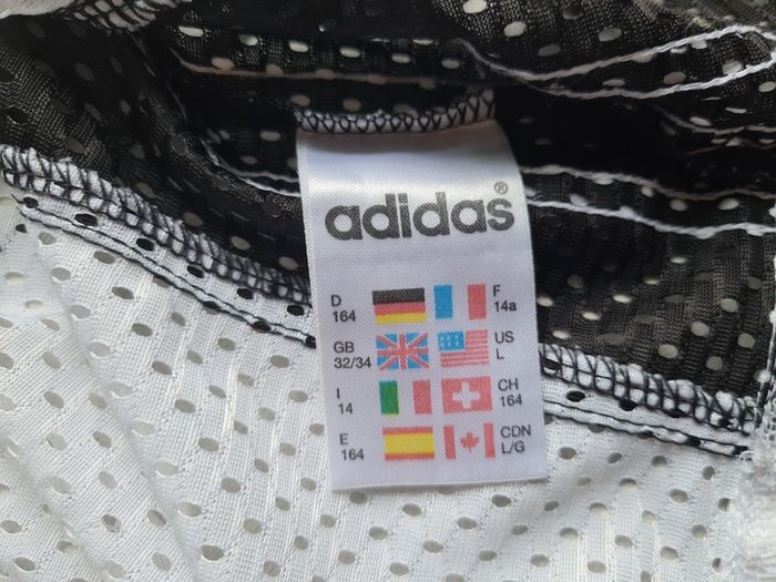 Adidas shirt T-shirt black white short sleeve vintage D164 UK 32 / 34 the  Brand
