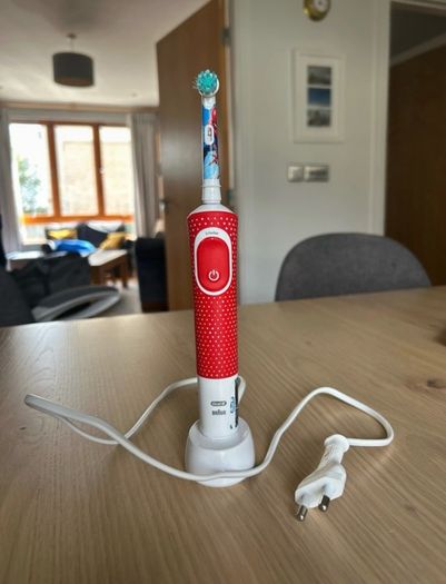 Kids Braun Oral B Electric Toothbrush