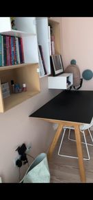 Desck table.