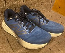New balance man's. 9.5