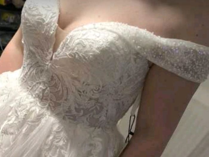 A line fairytale princess embroidered wedding dress