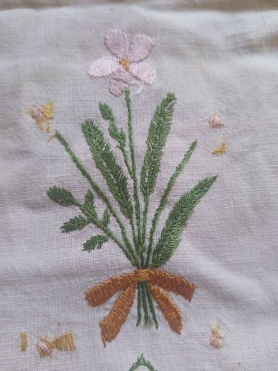 Vintage  Embroidered Settee Runner4