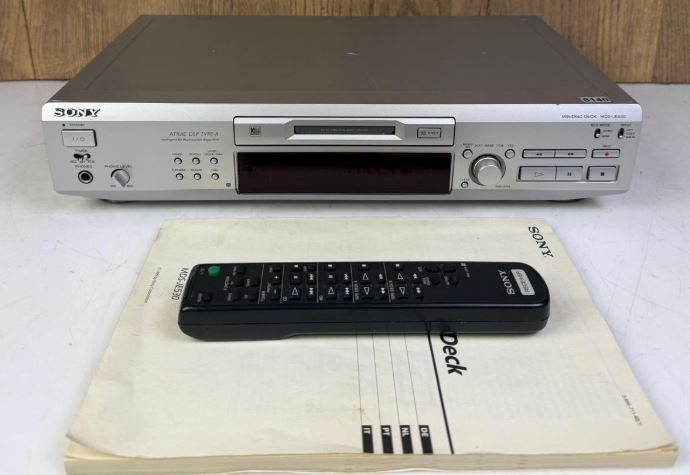 From 1999 - Minidisc Sony MDS-530, working good, remote, Manual.