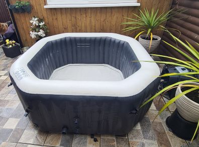 Intex Inflatable Hot Tub  Jacuzzi  Perfect Condition
