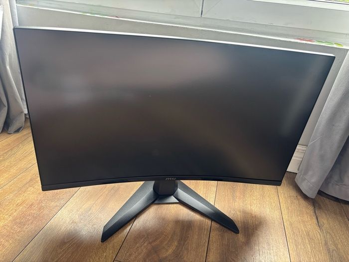 Brand new gaming Monitor MSI MAG 27C6X