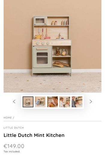 Toy kitchen