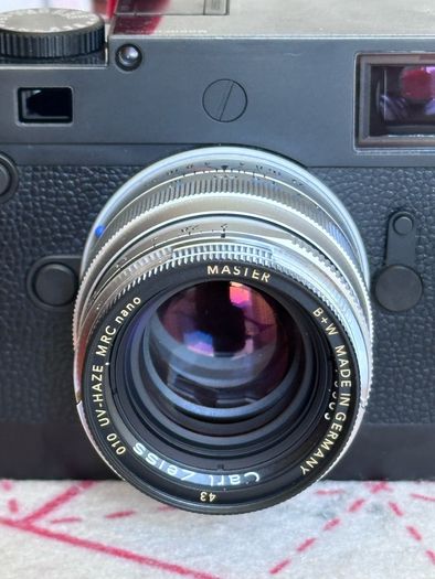 Like New! Carl Zeiss Planar ZM 50mm f/2 Lens for Leica M mount