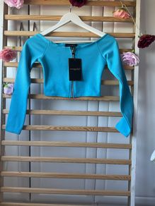 top Bnwt misguided top size 8  cropped top off shoulder