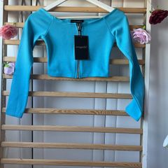 top Bnwt misguided top size 8  cropped top off shoulder