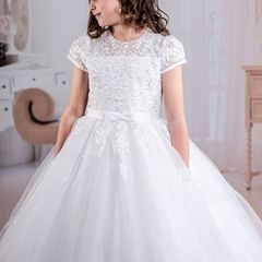 Pre-loved Communion Dress in very good condition. Open to offers.