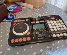 Vtech kids dj set/turntables