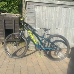 Bike: Trek marlin 5