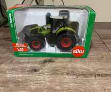 Model Claas Tractor 1:32