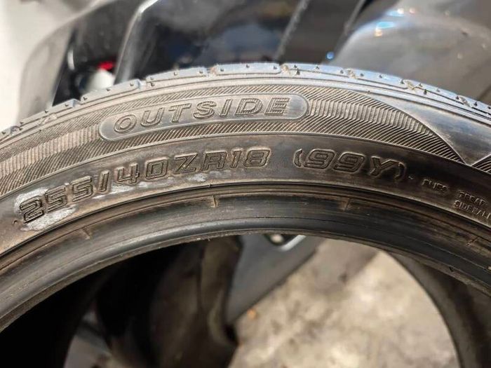 255-40-zr18 2x tyres