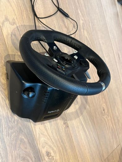 logitech G920 Xbox PC wheel pedals shifter