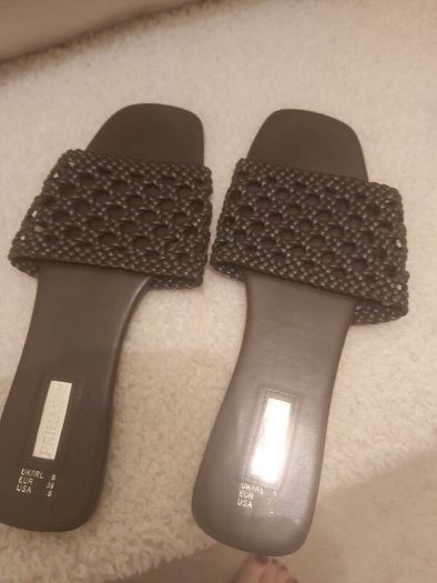 Ladies flats