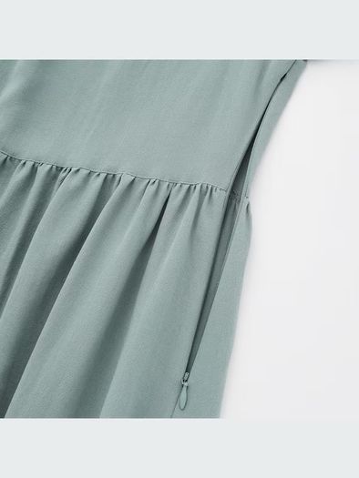 Uniqlo Rayon Georgette Volume 3/4 Sleeved Flared Dress