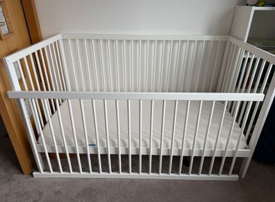 Mokee Cot Bed