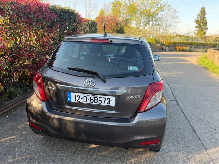 Toyota Yaris 2012 ///Manual 1.3 petrol