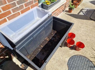 Planter / Mini greenhouse, flower pots