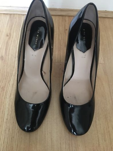 Zara leather patent courts. In good condition