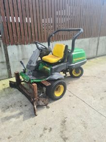 John Deere scraper