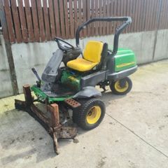 John Deere scraper