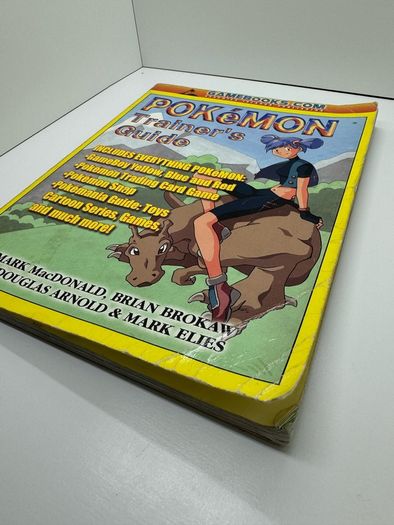 pokemon book guide vintage (1999)