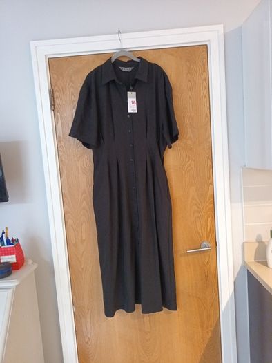 Primark  Black  Dress.   S.14- 16.  B.N.W.T.