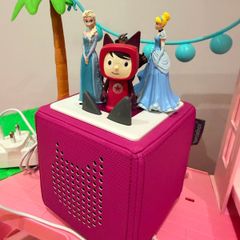 Pink Toniebox + 4 Tonies + Charger