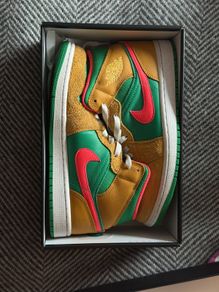 Nike Air Jordan 1 Mid "Wheat and Water Melon"