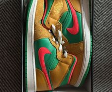 Nike Air Jordan 1 Mid "Wheat and Water Melon"